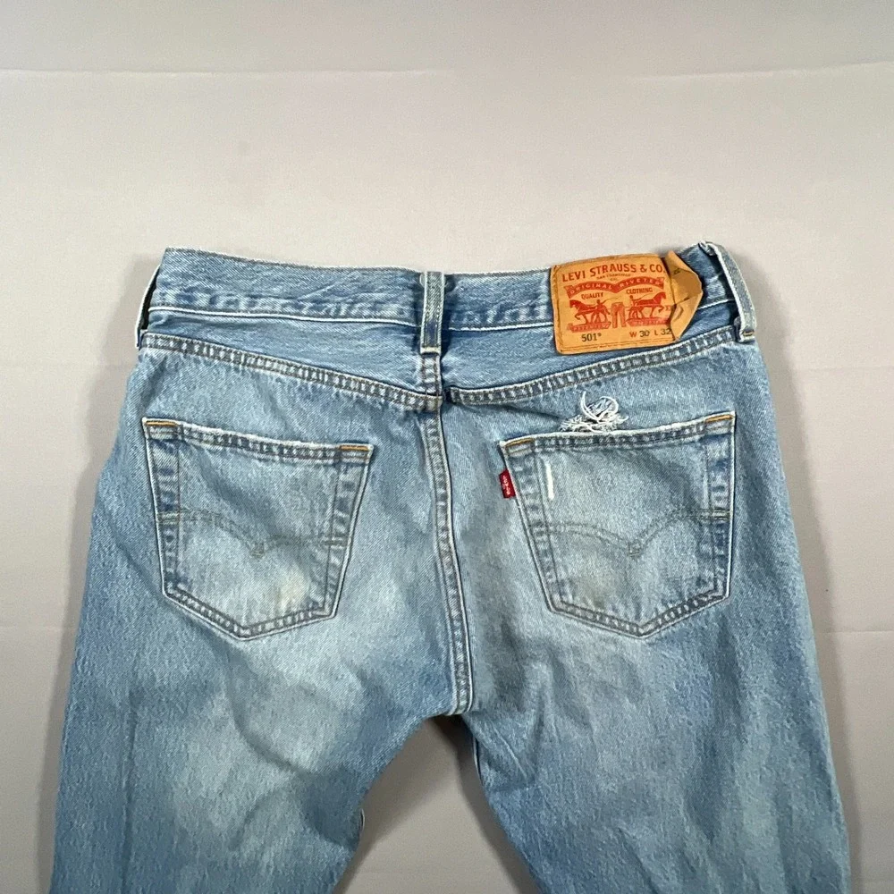 Levi's 501 Jeans Men 30x32 Blue Denim Cotton Medium Wash Distressed Straight Leg